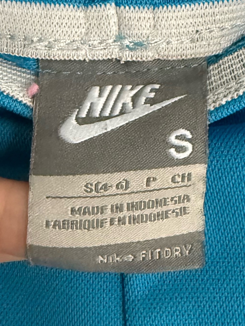 Nike Vintage Y2K Shorts - Picture 2 of 3